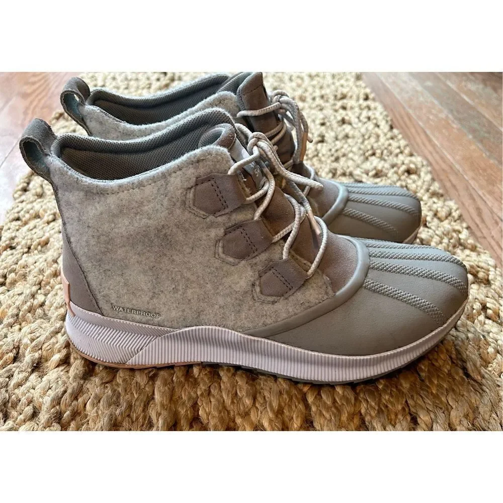 Sorel Out N About III Classic Leather Boot In Dove Peach Size Women’s 10